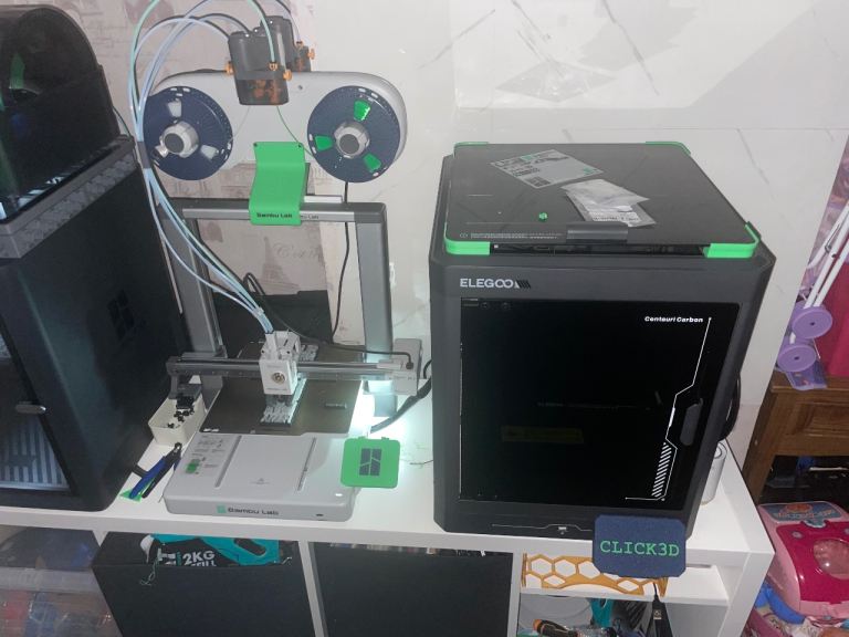 3D printers and loads of extras 