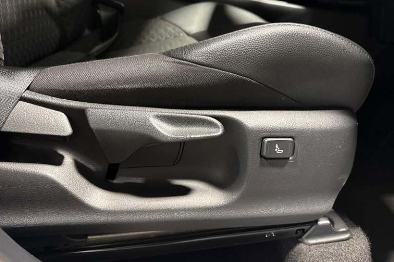 2022 Toyota C-HR 1.8 VVT-h GPF Design SUV 5dr Petrol Hybrid CVT Euro 6 (s/s) (122 ps) Automa SUV ...