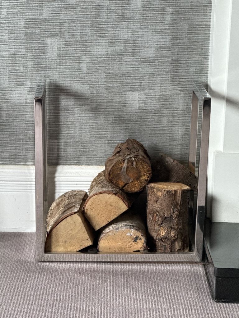 Modern Metal Log Holder – Good Condition