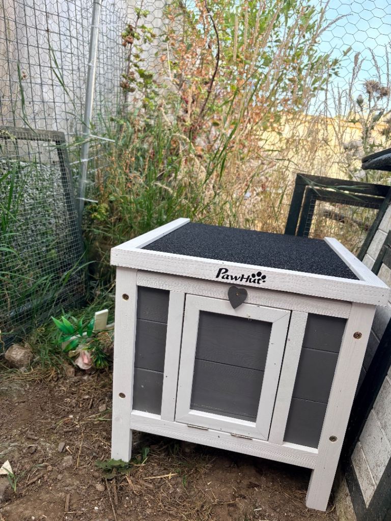 Pawhut rabbit/pet cage brand new 
