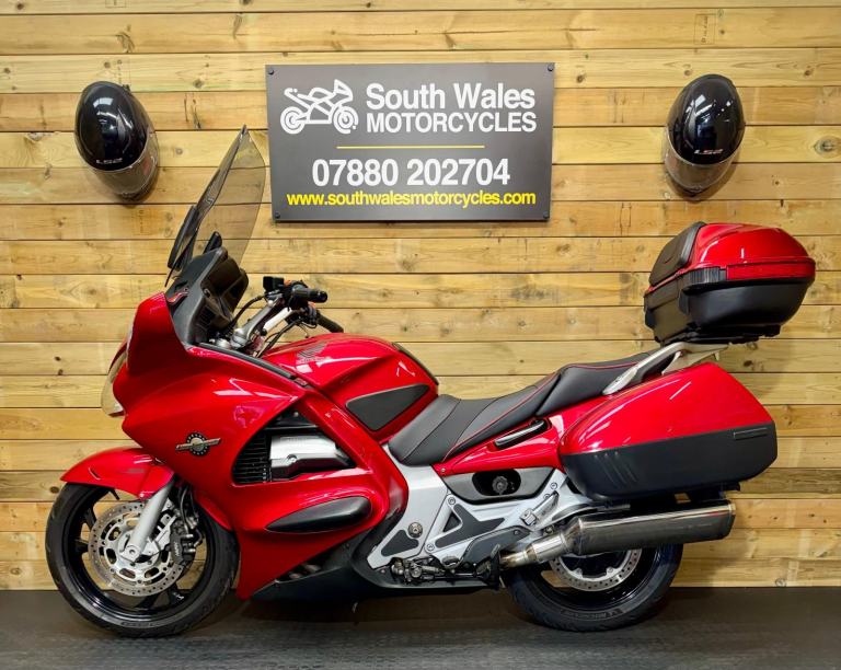 Honda ST1300 Pan European : 2003 model : covered 30.5k miles 