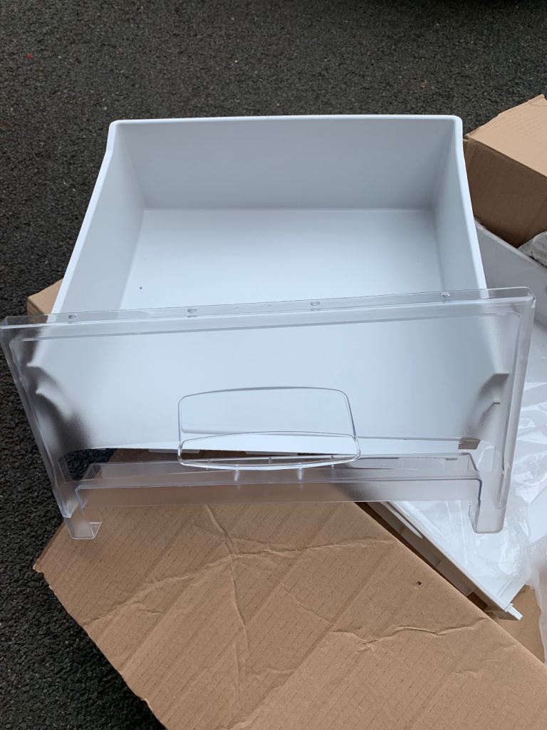 *** NOW REDUCED FOR QUICK SALE *** VARIOUS FREEZERDRAWERS & FRONTS BRAND NEW