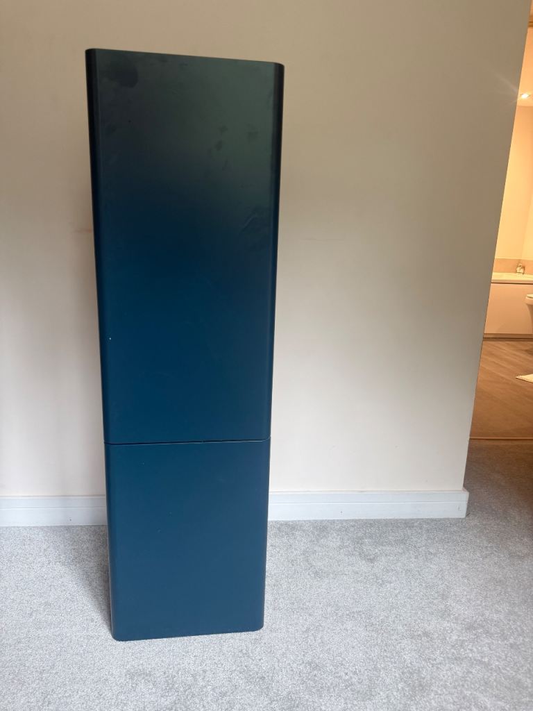 Wall mounted cabinet 