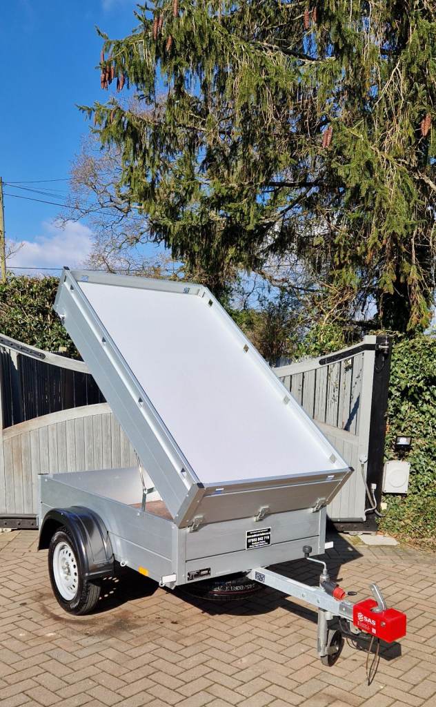 ANSSEMS CAMPING CAR TRAILER TOP BOX BIKE FREE IFOR WILLIAMS KEY RING MINT CONDITION