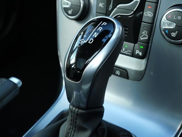 2016 Volvo V40 Cross Country 2.0 T5 Pro Hatchback 5dr Petrol Auto AWD Euro 6 (s/s) (245 ps) Hatch...