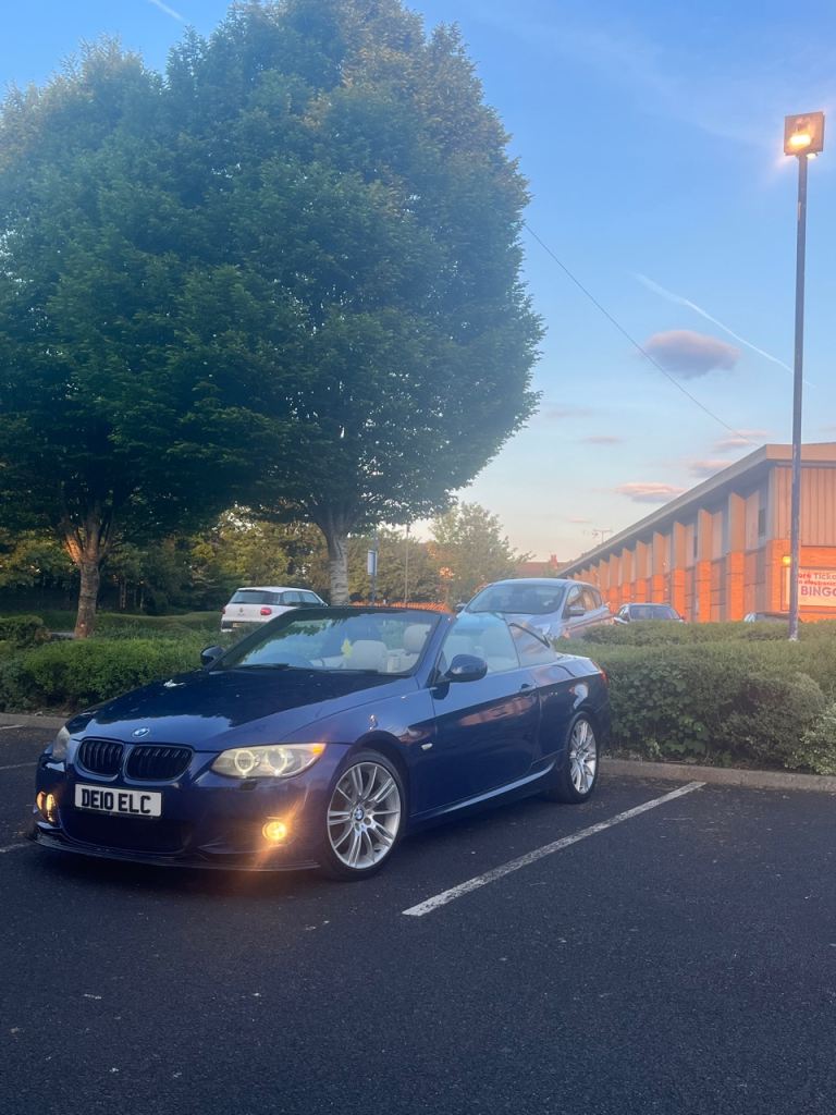 BMW 320d AUTO M SPORTS CONVERTIBLE ANGEL EYES LIGHTS PARKING SENSORS LE MANS BLU