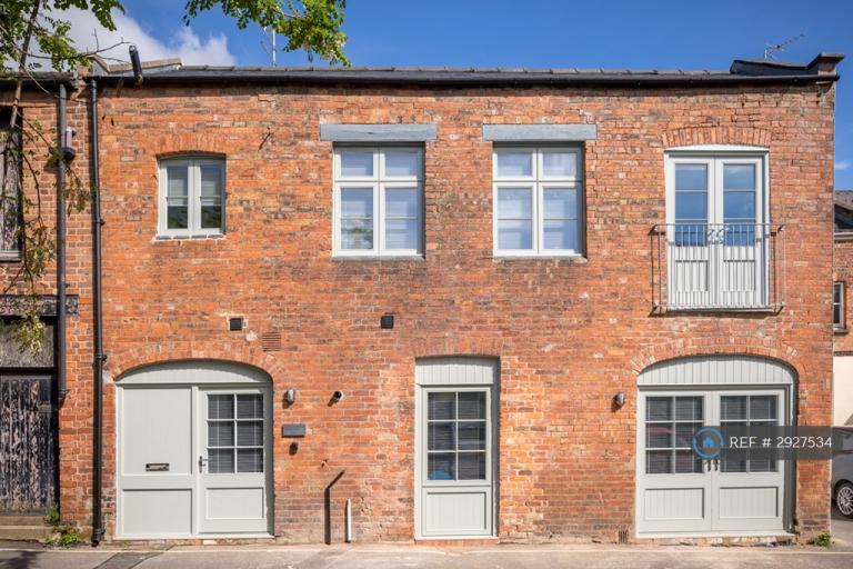 2 bedroom house in Oxford Passage, Cheltenham, GL50 (2 bed) (#2927534)