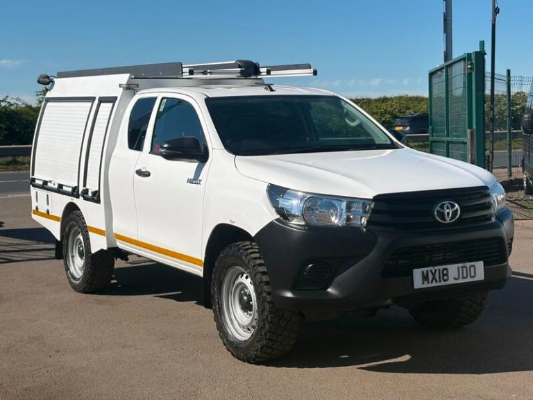 TOYOTA HILUX 4X4 WITH AIRCON. 11,995+VAT