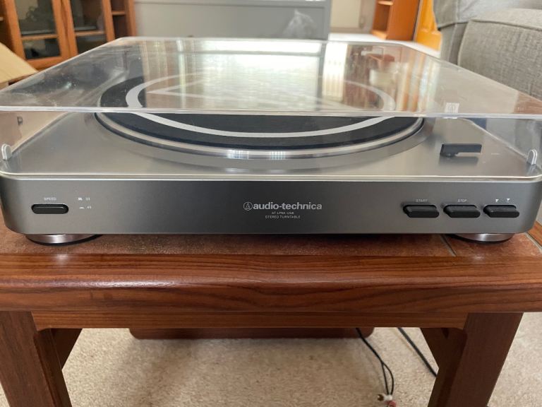 Audio-technica AT-LP60-USB turntable 