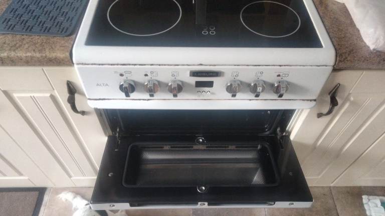 Excellent condition electric cooker... £80