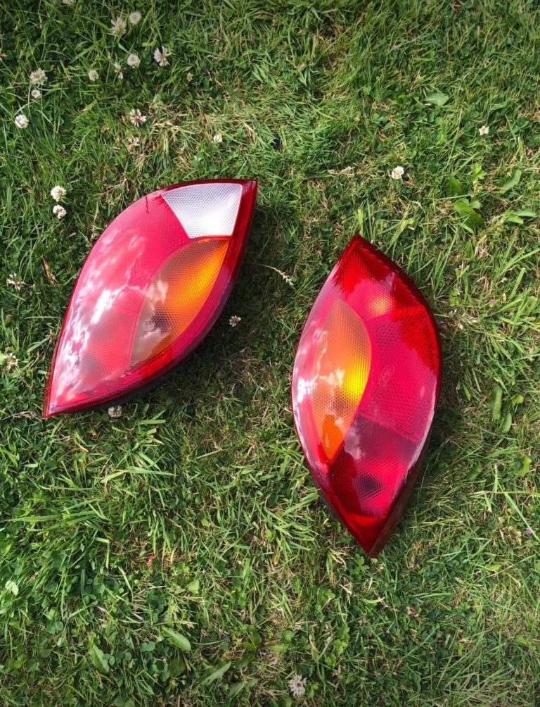 Rear tail lights with bulb holder x 2 ford ka 