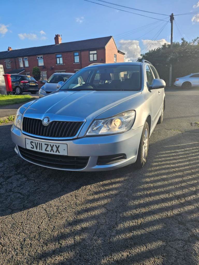 Skoda, OCTAVIA, Estate, 2011, Manual, 1598 (cc), 5 doors