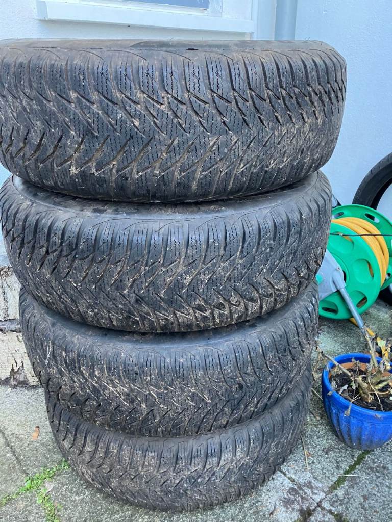 Four Goodyear Ultragrip winter wheels and tyres from 2014 VW Tiguan