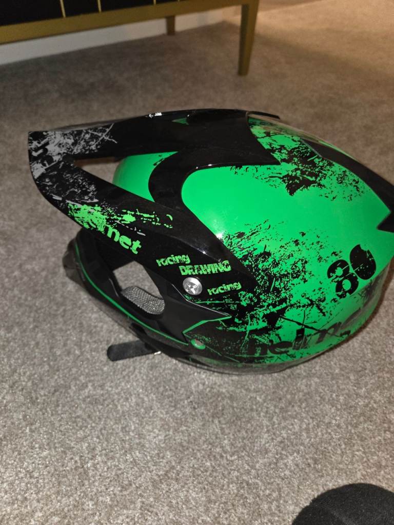 XL motorbike helmet 