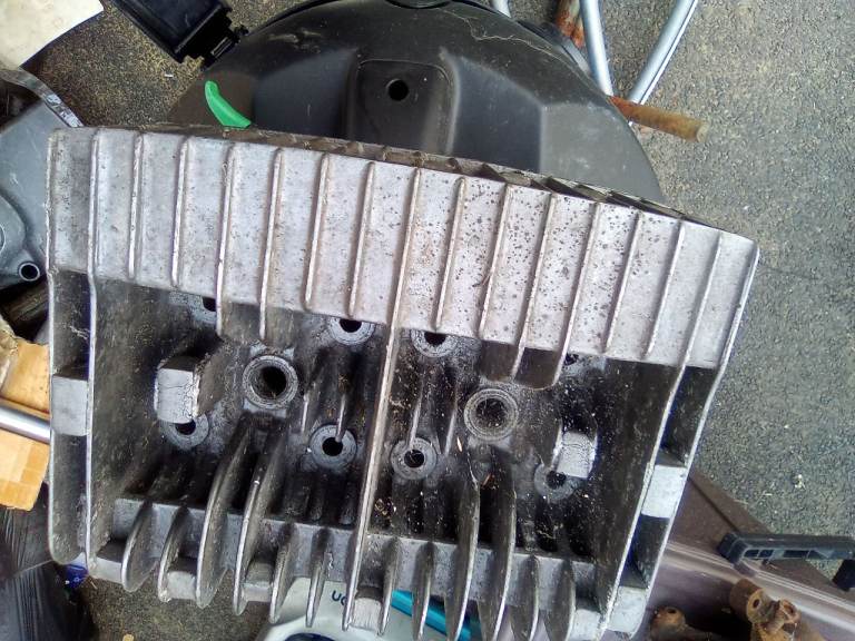Suzuki SB 200 head