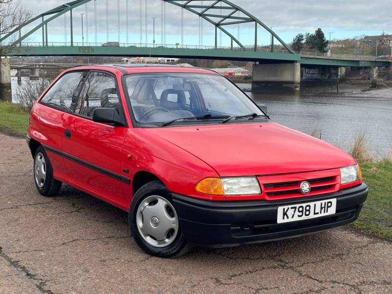 1993 K VAUXHALL ASTRA 1.4 3 DOOR MANUAL PETROL MERIT