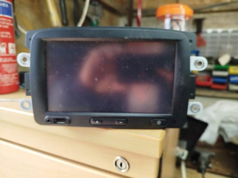 Renault dacia radio sat navigation 