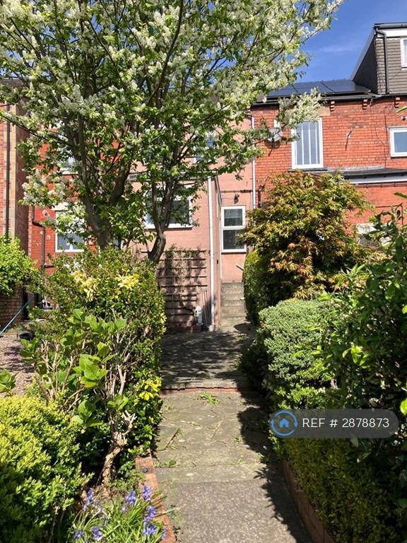 3 bedroom house in Pogmoor Road, Barnsley, S75 (3 bed) (#2878873)