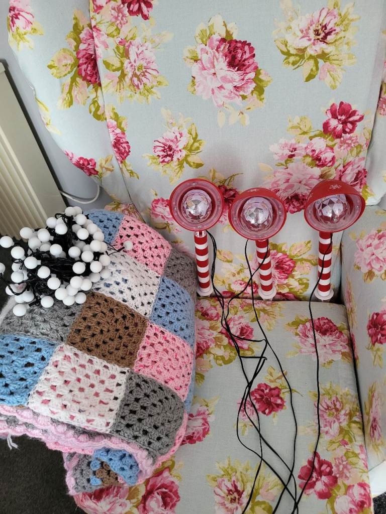 Set of 3 outdoor lights & indoor lights 