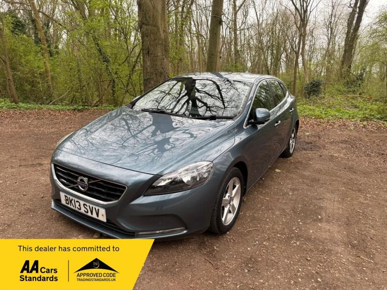 2013 Volvo V40 D2 SE 5dr HATCHBACK Diesel Manual