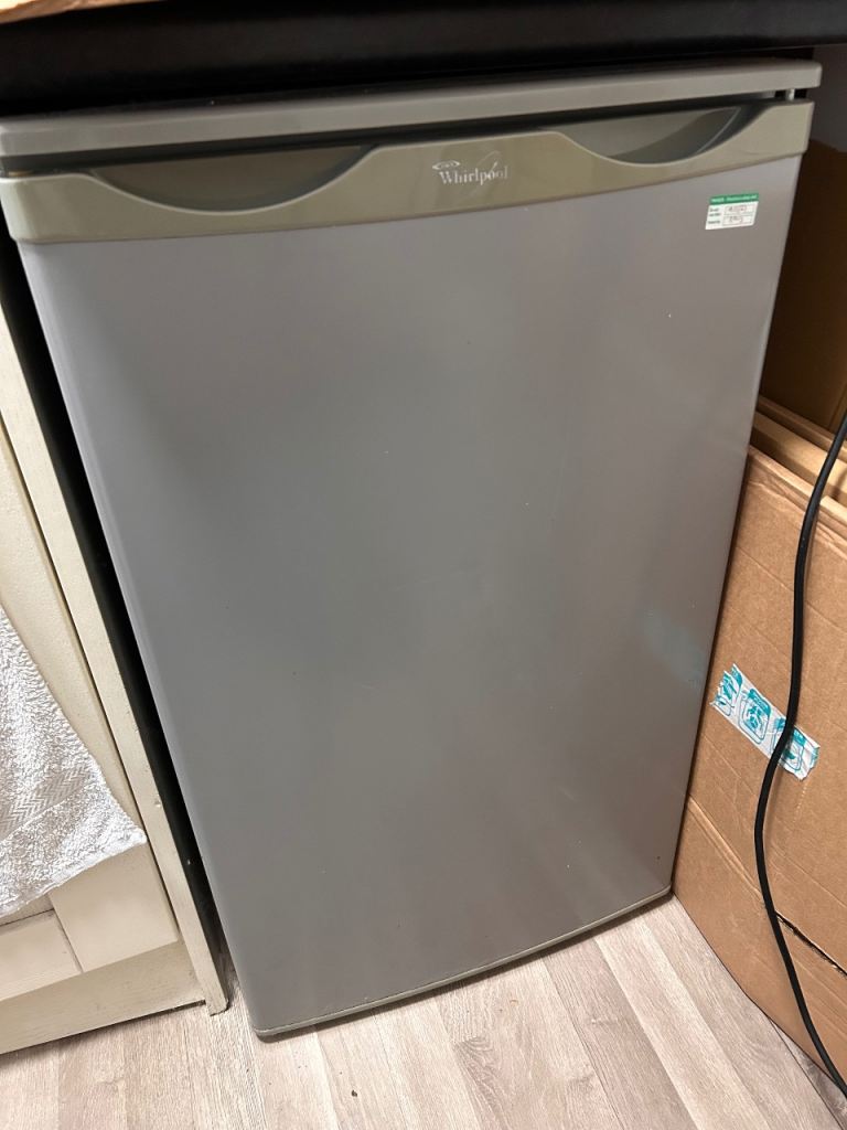 Under counter fridge 