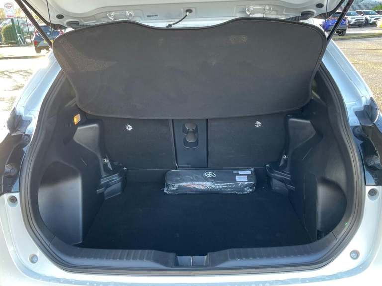 2023 Toyota Yaris Cross 1.5 Hybrid Design 5dr CVT HATCHBACK PETROL/ELECTRIC Automatic