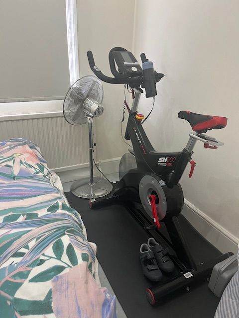 Indoor spin bike - used but in good condition 