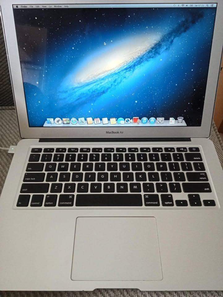 Apple MacBook Air Laptop