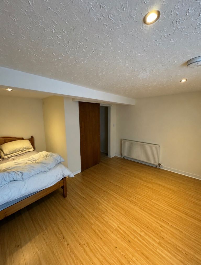 En-suite Room: ALL bills included 