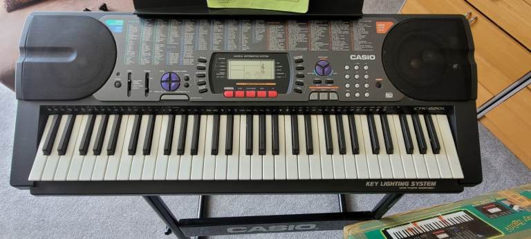Casio CTK-620L Electronic Keyboard - Lighted Keys - Excellent Starter ** BARGAIN PRICE **