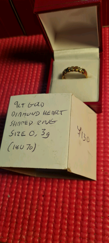 9ct carat gold diamond heart shaped ring 