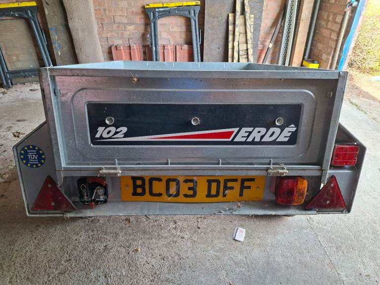 Erde 102 Trailer