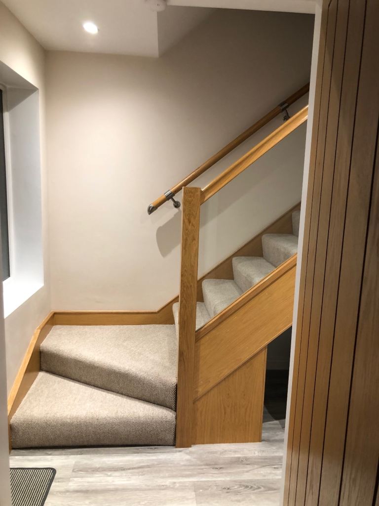 🏠  2 bedroom house - Central - Driveway - Available soon