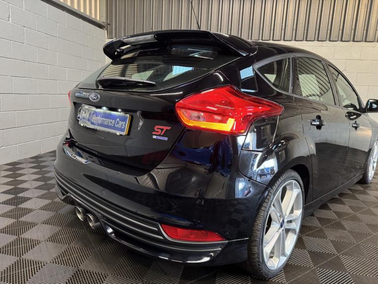 FORD FOCUS 2.0 T EcoBoost ST-2 Black Manual Petrol 2016