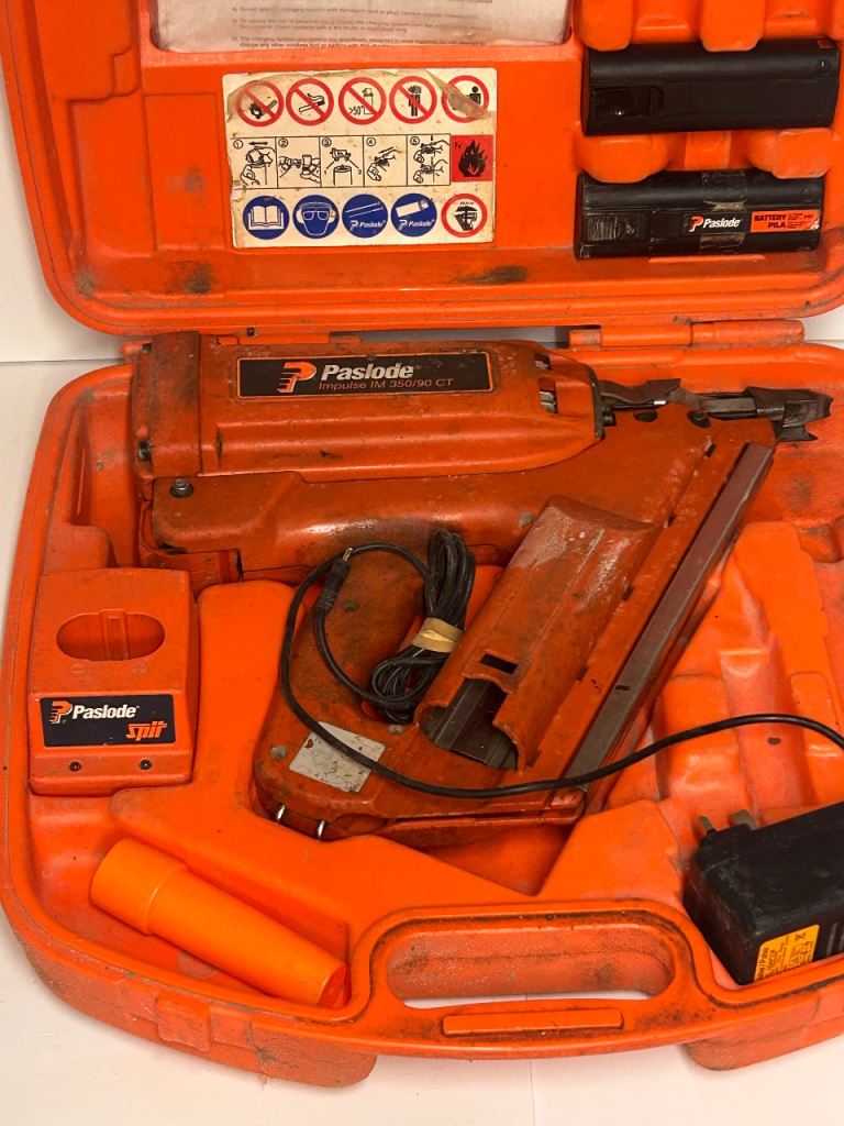 Pasoode Impulse IM350 Nail Gun Kit – Good Condition