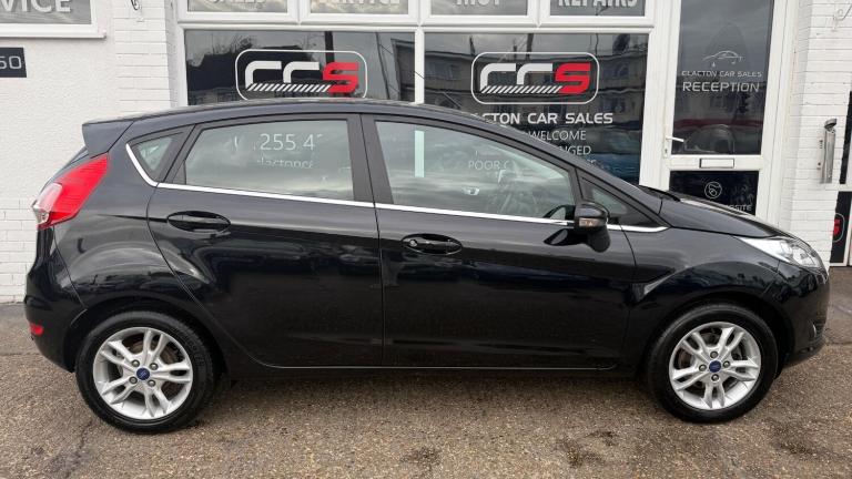 2014 Ford Fiesta 1.6 Zetec Powershift Euro 5 5dr HATCHBACK Petrol Automatic