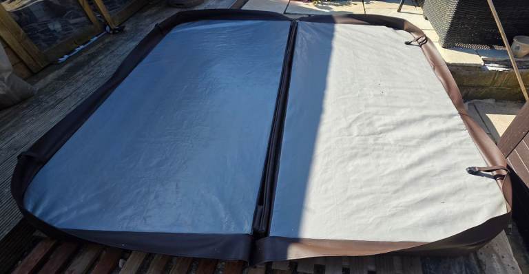 Hot tub cover 