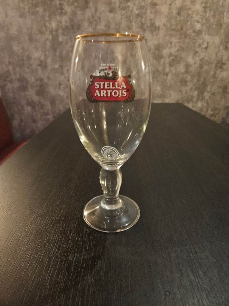 24 stella pint glasses 