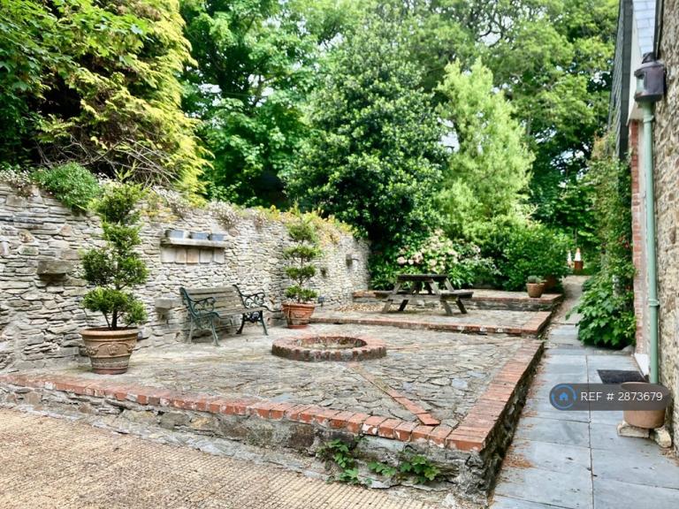 3 bedroom house in Peregrine Hall, Lostwithiel, PL22 (3 bed) (#2873679)