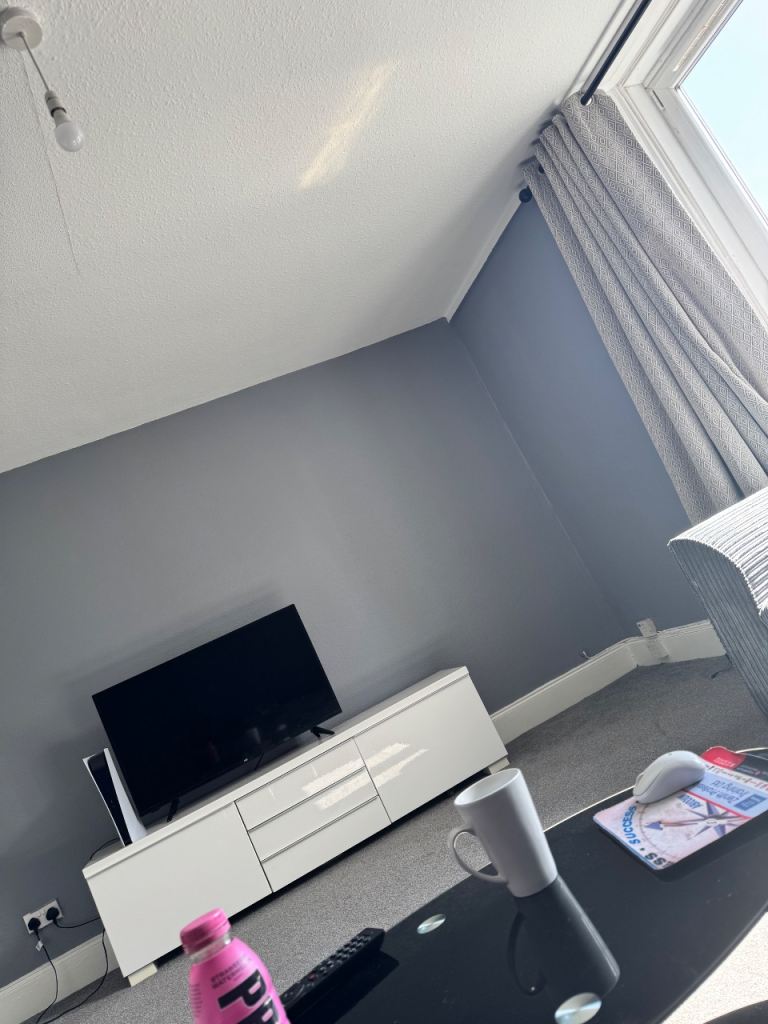 2 double bed room available in a shared flat