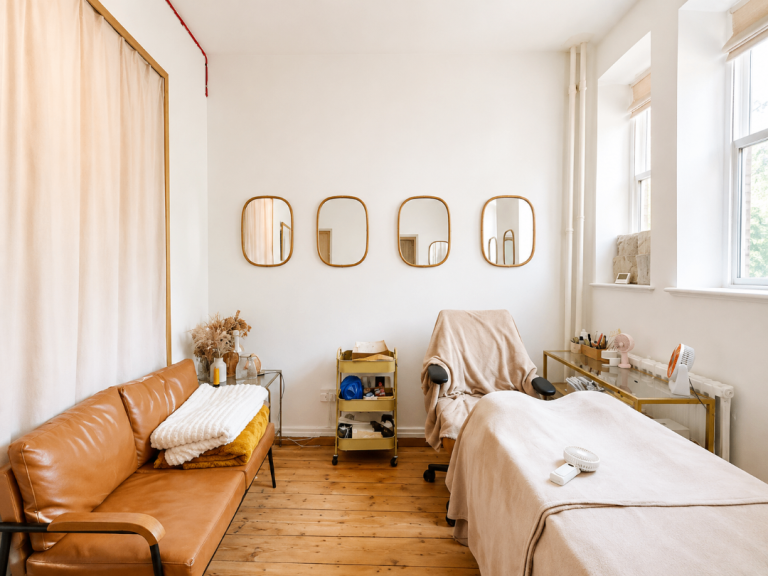 beauty Room | Office | Creative Space | Workspace to Rent in Mile End East London E3