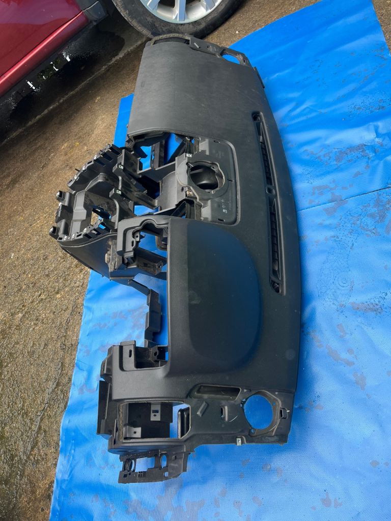 Freelander 2 2013, GS model, dash and airbags 