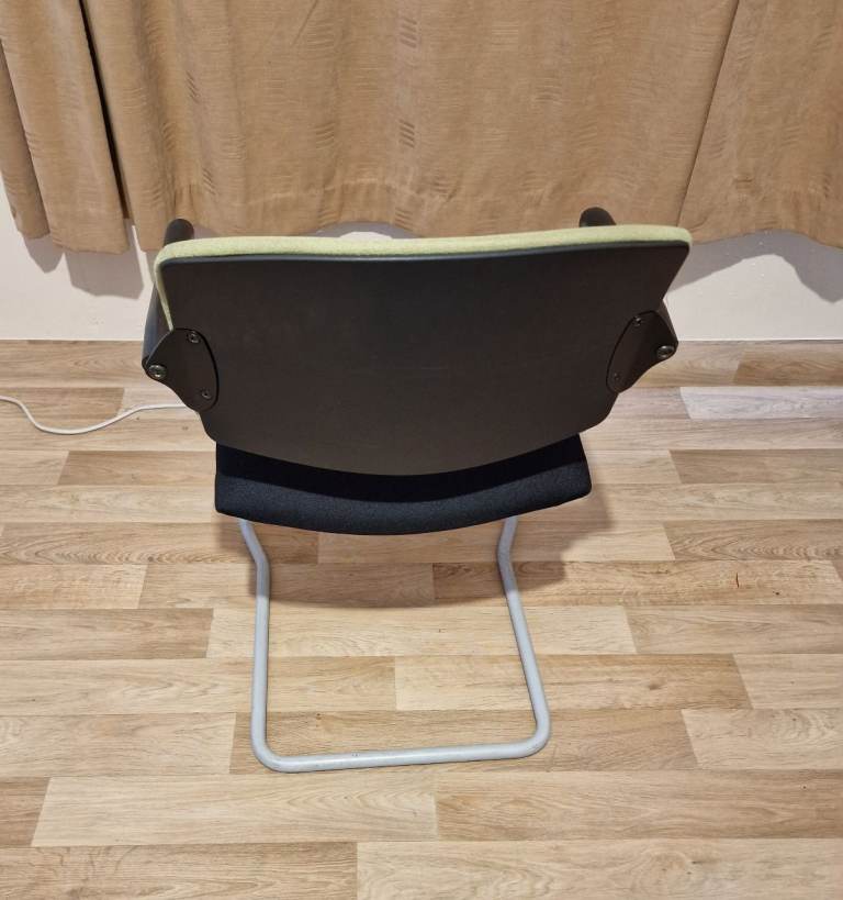 Set of 4 chairs good quality ,good condition