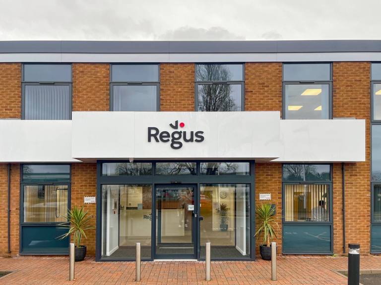 Kidderminster - DY11 7QE \ Ready-to-Use Private Office for 2 Workstations