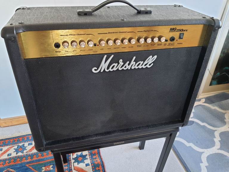 Marshall MG series 250DFX 100Watt guitar amplifier