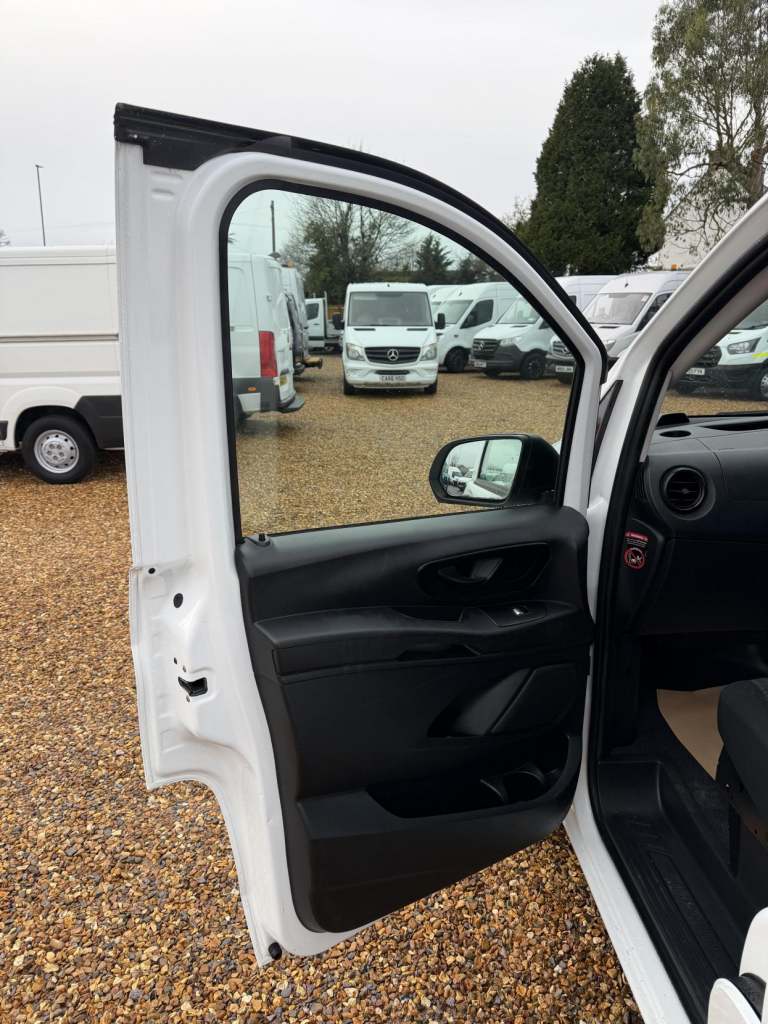 2020 Mercedes-Benz Vito 114CDI Pure Van PANEL VAN DIESEL Manual