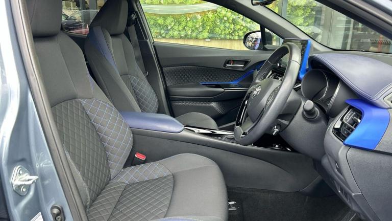 2020 Toyota C-HR 2.0 Hybrid Dynamic 5dr CVT HATCHBACK PETROL/ELECTRIC Automatic