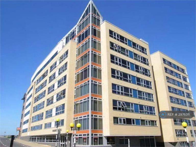 2 bedroom flat in Roxborough Heights, Harrow, HA1 (2 bed) (#2976311)