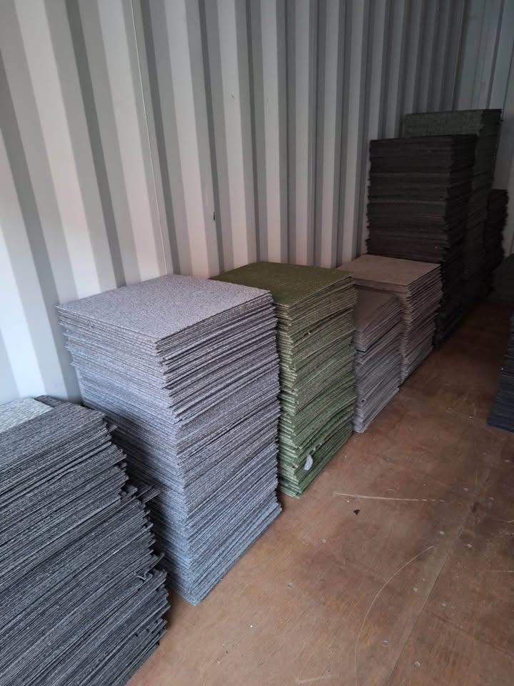 Grey Carpet Tiles – Large Quantity Available