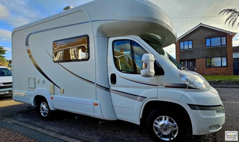 AutoTrail Tracker EKS motorhome 2 berth/belt 6.3m 3500kgs solar 45k 5sp manual